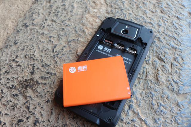 霸气智能三防手机——青橙VOGA V1测评