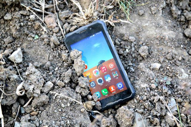 霸气智能三防手机——青橙VOGA V1测评