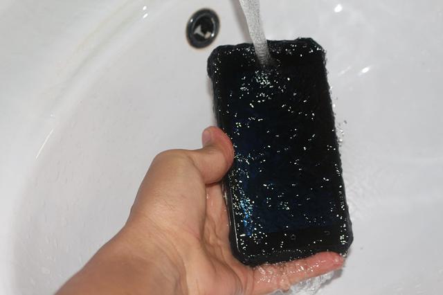 霸气智能三防手机——青橙VOGA V1测评