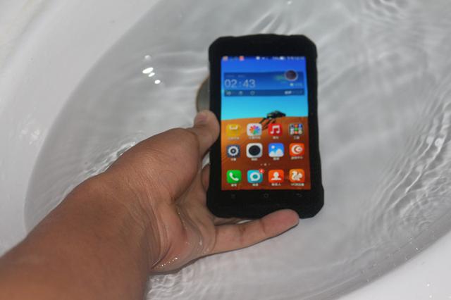 霸气智能三防手机——青橙VOGA V1测评