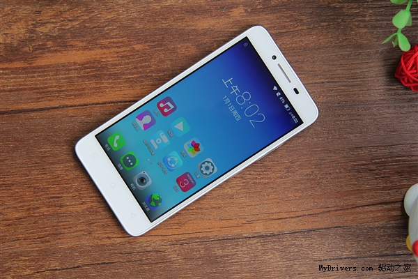 狙击魅蓝2？598元联想5寸新机A8畅玩版图赏