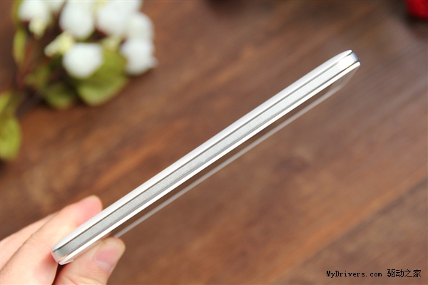 狙击魅蓝2？598元联想5寸新机A8畅玩版图赏