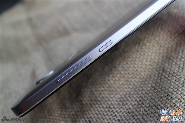 华为麦芒4真机图赏：金属机身颜值挺不错