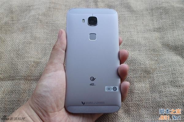 华为麦芒4真机图赏：金属机身颜值挺不错