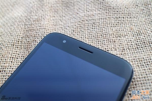 华为麦芒4真机图赏：金属机身颜值挺不错