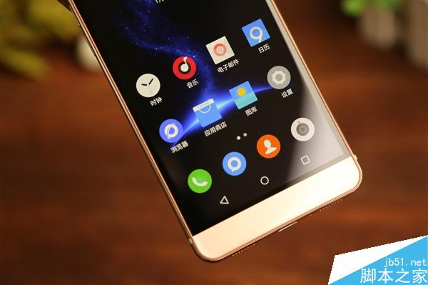 蓝魔R9开箱图赏：同时登两个微信、QQ