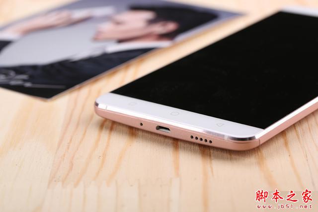 媲美华为Mate8/iPhone 6s？360手机玫瑰金图赏