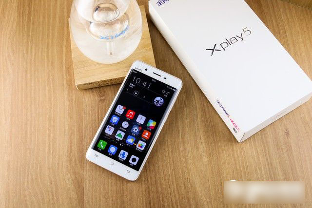 双曲面屏幕 vivo Xplay5标准版评测