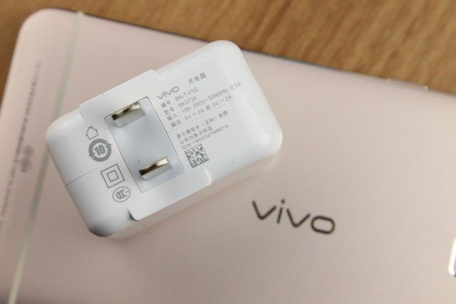 双曲面屏幕 vivo Xplay5标准版评测