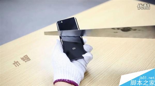 小米5陶瓷后壳有多硬？暴虐视频让人吃惊