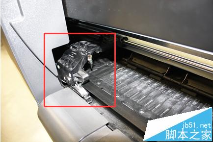 HP Designjet 500打印机怎么更换裁纸刀?”