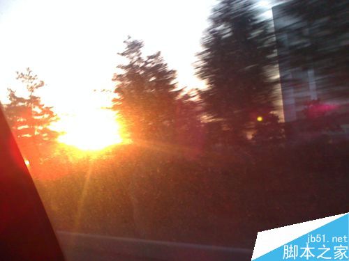 怎样在早晨乘车时捕捉美丽的朝阳画面?”