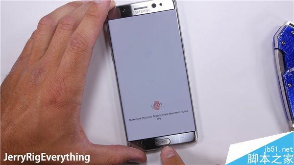 三星Note 7 Home键防刮测试：这点太遗憾！