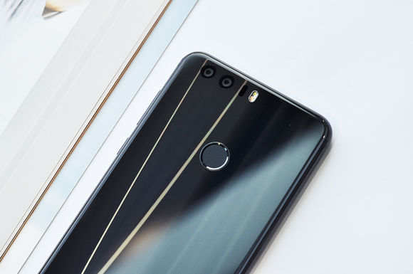 荣耀8幻夜黑好看吗？荣耀8幻夜黑图赏