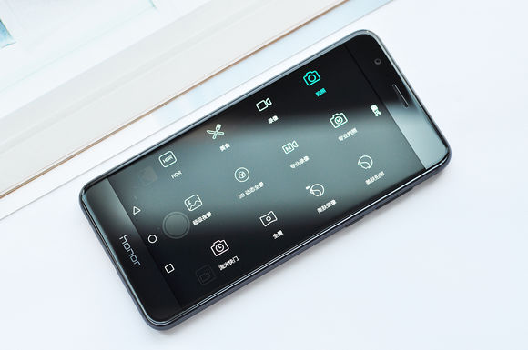 荣耀8幻夜黑好看吗？荣耀8幻夜黑图赏