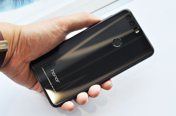 荣耀8幻夜黑好看吗？荣耀8幻夜黑图赏