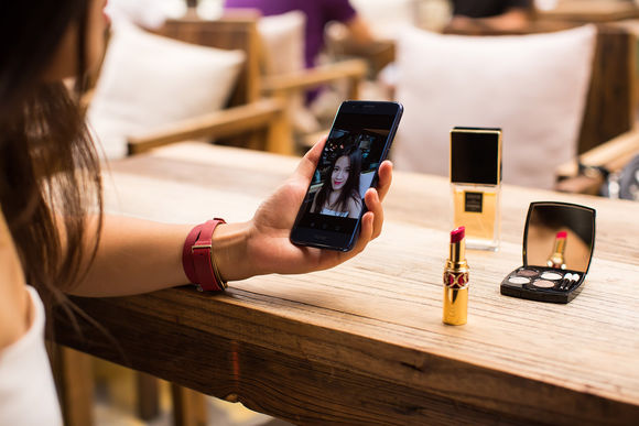 荣耀8幻夜黑好看吗？荣耀8幻夜黑图赏