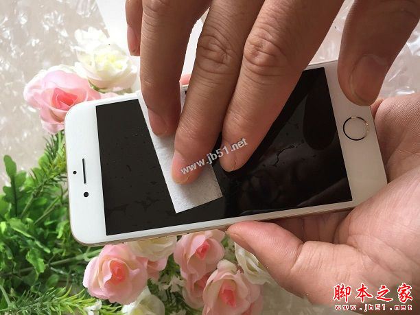 苹果iPhone7怎么贴膜？2.5D屏iPhone7贴膜方法详细图文教程 