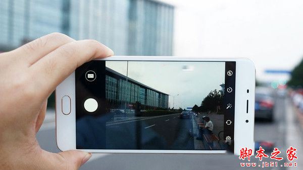 魅蓝U10和魅蓝E买哪个好？魅蓝U10和魅蓝E哪个拍照功能好？