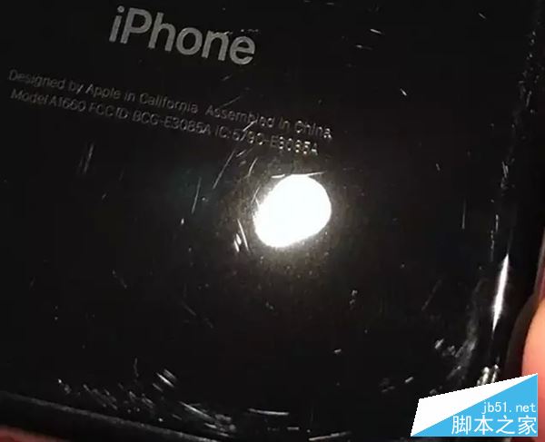 郁闷的亮黑iPhone 7：看完再也不想买了！