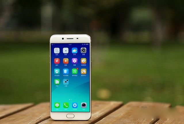 OPPO R9s性能怎么样 OPPO R9s安兔兔跑分多少？