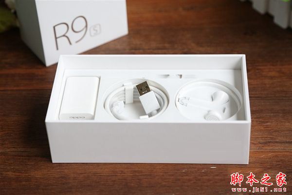 OPPO R9s和OPPO R9哪个更值得买？OPPO R9s和R9全面区别对比深度评测