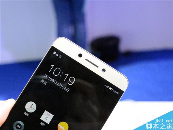 乐视乐s3联通定制版真机图赏:依然id无边框