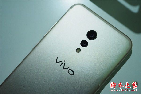 vivo Xplay6和Xplay5买哪个好？vivo Xplay5与Xplay6全面区别对比详细评测图解