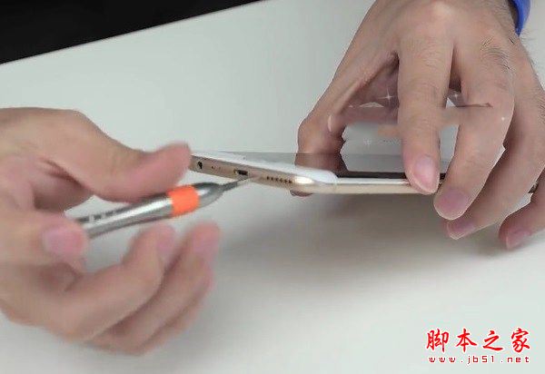 vivo Xplay6后盖怎么打开？vivo Xplay6拆解后盖更换电池图文教程(含vivo Xplay6拆机视频)