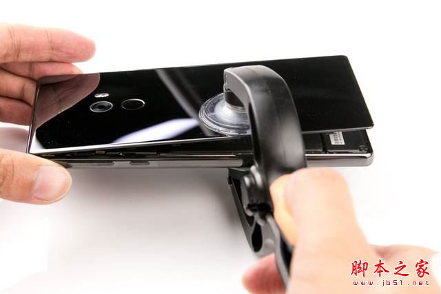 小米MIX和iPhone7Plus哪个值得买？小米MIX和苹果7Plus做工拆解评测图解