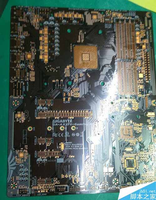 技嘉AX370-Gaming AM4主板曝光:一块裸露的PCB电路板”