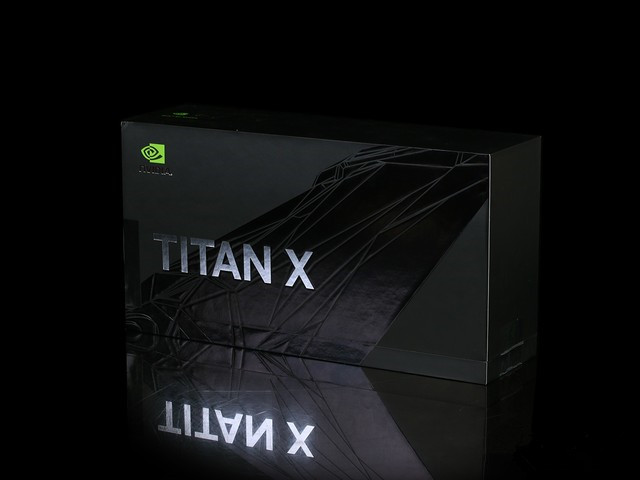 地球最强单芯卡王 NVIDIA TITAN X首测 