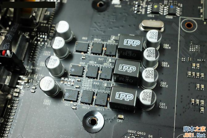 拆解：PCB、散热器黑化处理 3+1相供电