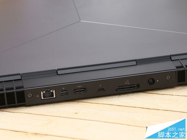 Alienware 15 2017值得买吗？戴尔Alienware 15 2017全面详细评测图解