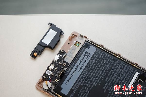 联想PHAB2 Pro内部做工怎么样？联想PHAB2 Pro手机详细拆机图文详解