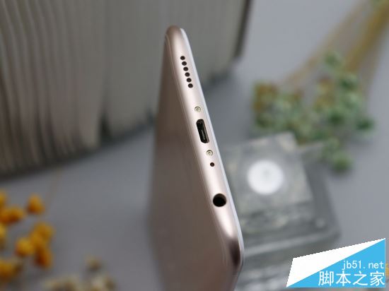 OPPOR11和华为Nova2 plus哪个值得买？HUAWEI nova2 Plus全面对比OPPO R11