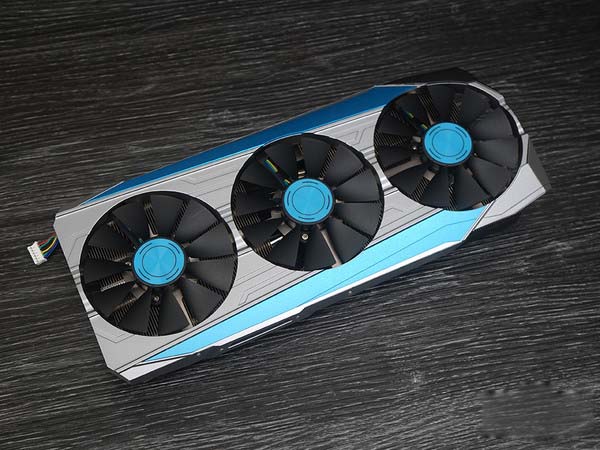 华硕GTX1070龙骑士评测