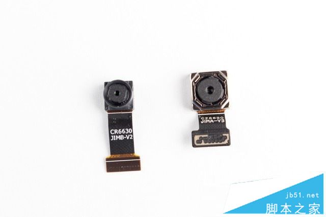该机摄像头采用1300W后置，1.12微米像素面积支持PDAF对焦；前置摄像头800W像素。