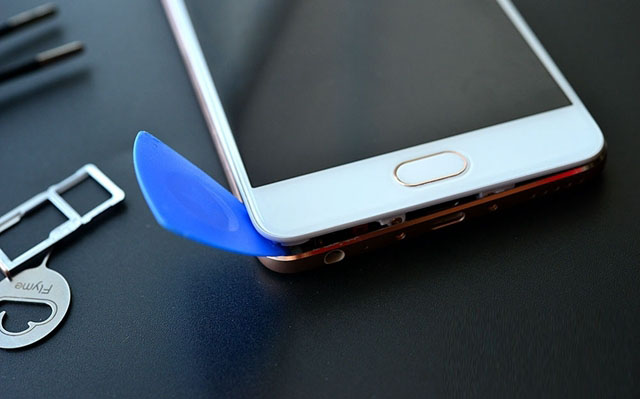 魅蓝Note6怎么打开后盖？魅蓝Note6打开后盖图文教程