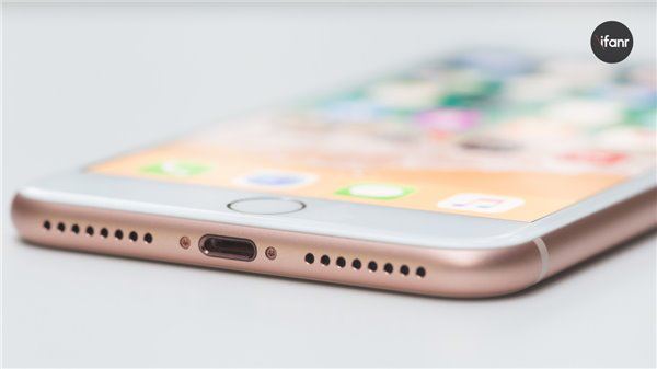 苹果iPhone 8/8 Plus有什么区别？iPhone 8/8 Plus真机图赏对比