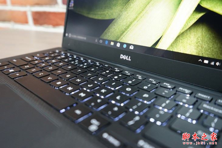 戴尔XPS 13怎么样？2017新一代戴尔XPS 13笔记本搭载了八代酷睿处理器评测