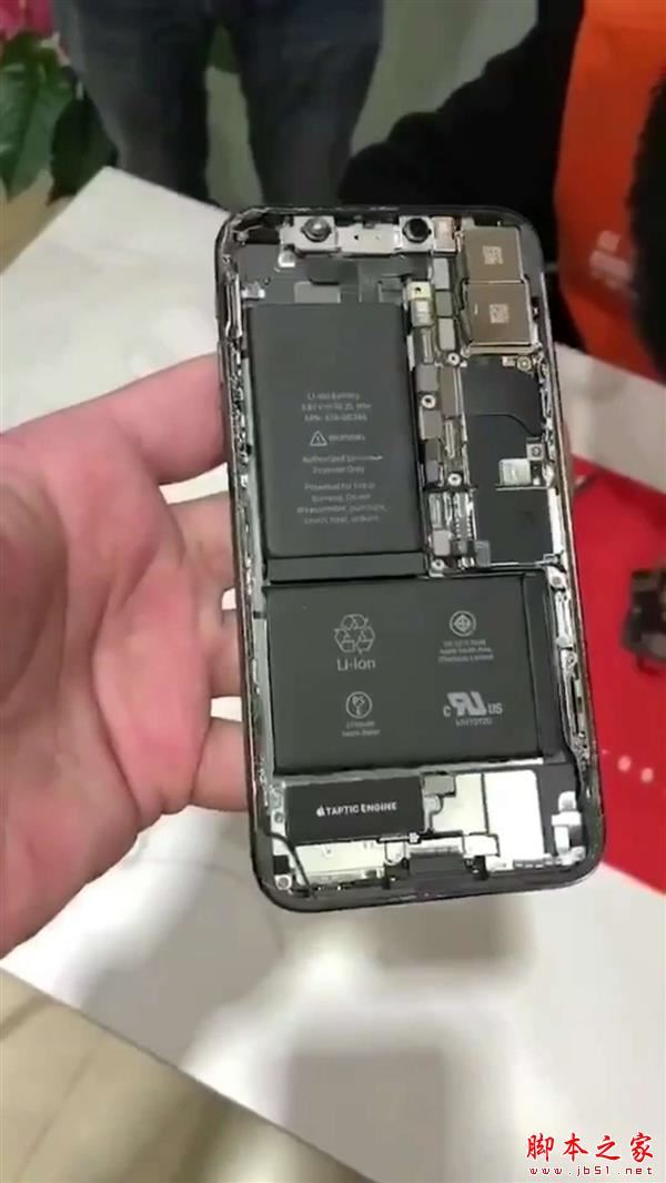 中国奉上iPhone X首拆！首次双电池/主板缩小一半