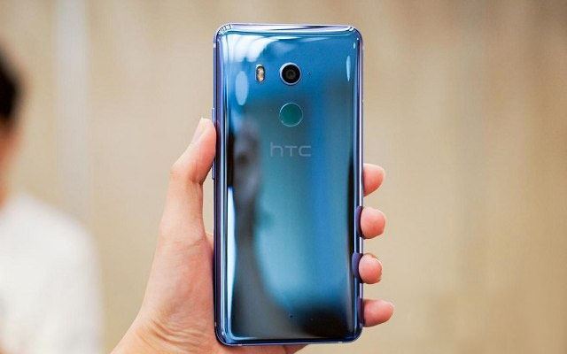 HTC U11+和HTC U11哪个好？HTC U11和HTC U11+外观性能系统拍照对比深度评测