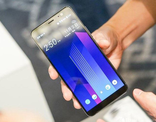 HTC U11+和HTC U11哪个好？HTC U11和HTC U11+外观性能系统拍照对比深度评测