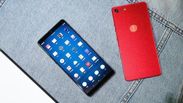 坚果Pro2和OPPO R11s哪个好？OPPO R11s与坚果Pro2外观拍照性能全面对比评测