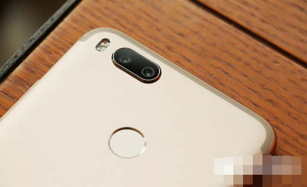 红米5 Plus和小米5X哪个好？小米5X与红米5 Plus区别对比