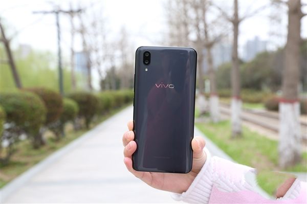 vivo X21和屏幕指纹版哪个值得买？vivo X21和vivo X21屏幕指纹版全面对比评测