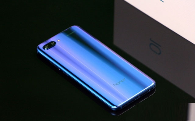 双摄像头手机买哪个 荣耀10、OPPO R15和vivo X21手机推荐