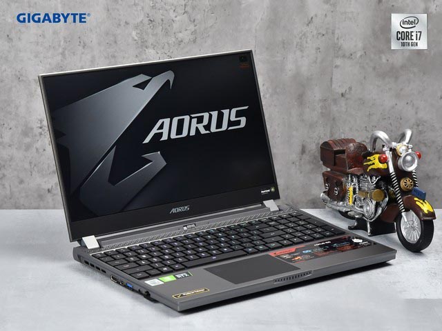 首款8核i7处理器 技嘉AORUS 15G游戏本评测 