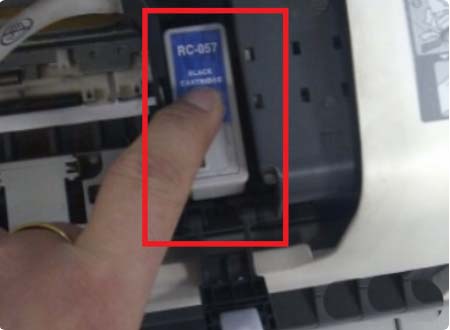 惠普打印机三色墨盒灯闪烁怎么办? 三色墨盒有问题的解决办法